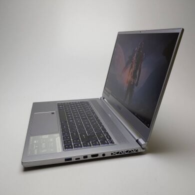 Ігровий ноутбук MSI P65 Creator 9SF-654US / 15.6" (3840x2160) IPS / Intel Core i9-9880H (8 (16) ядер по 2.3 - 4.8 GHz) / 32 GB DDR4 / 1000 GB SSD / nVidia GeForce RTX 2070 Max-Q, 8 GB GDDR6, 256-bit / WebCam / Win 10 Pro
