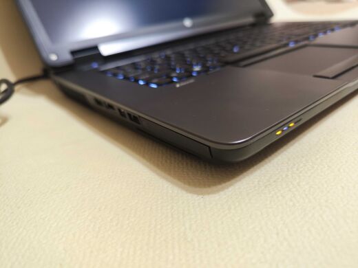 Мобильная рабочая станция HP ZBook 17 G2 / 17.3" (1920x1080) TN / Intel Core i7-4800MQ (4 (8) ядра по 2.7 - 3.7 GHz) / 8 GB DDR3 / 256 GB SSD / nVidia Quadro K1100M, 2 GB GDDR5, 128-bit / WebCam / DVD-ROM