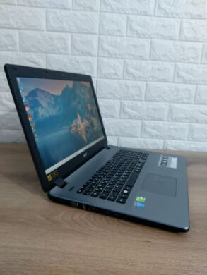 Ноутбук Acer Aspire E5-771G / 17.3" (1920x1080) TN / Intel Core i7-4510U (2 (4) ядра по 2.0 - 3.1 GHz) / 16 GB DDR3 / 512 GB SSD + 1000 GB HDD / nVidia GeForce 840M, 2 GB GDDR3, 64-bit / WebCam Ноутбук Acer Aspire E5-771G / 17.3" (1920x1080) TN / Intel Core i7-4510U (2 (4) ядра по 2.0 - 3.1 GHz) / 16 GB DDR3 / 512 GB SSD + 1000 GB HDD / nVidia GeForce 840M, 2 GB GDDR3, 64-bit / WebCam