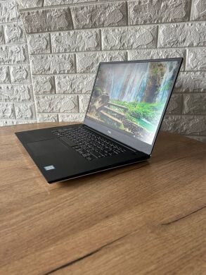 Ігровий ультрабук Б-клас Dell XPS 7590 / 15.6" (1920x1080) IPS / Intel Core i7-9750H (6 (12) ядер по 2.6 - 4.5 GHz) / 16 GB DDR4 / 256 GB SSD M.2 / nVidia GeForce GTX 1650, 4 GB GDDR5, 128-bit / WebCam