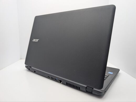 Ноутбук Acer Aspire ES1-532 / 15.6" (1366x768) TN / Intel Pentium N4200 (4 ядра по 1.1 - 2.5 GHz) / 8 GB DDR3 / 320 GB HDD / Intel HD Graphics 505 / WebCam