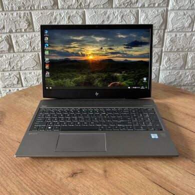 Мобильная рабочая станция Б-класс HP ZBook 15v G5 / 15.6" (1920x1080) IPS / Intel Xeon E-2176M (6 (12) ядер по 2.7 - 4.4 GHz) / 16 GB DDR4 / 256 GB SSD / nVidia Quadro P600, 4 GB GDDR5, 128-bit / WebCam