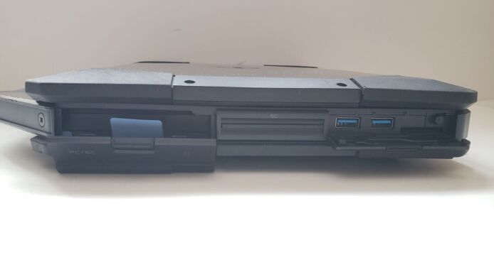 Защищенный ноутбук Dell Latitude 5414 Rugged / 14" (1920x1080) IPS / Intel Core i7-6600U (2 (4) ядра по 2.6 - 3.4 GHz) / 16 GB DDR4 / 512 GB SSD / Intel HD Graphics 520 / WebCam