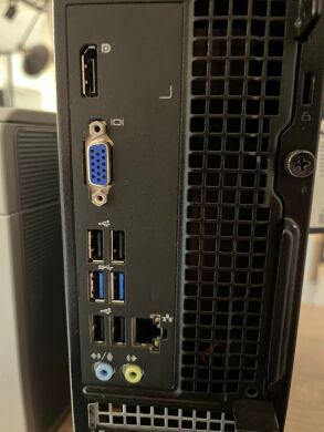 Комплект ПК: Dell OptiPlex 3020 SFF / Intel Core i3-4130 (2 (4) ядра по 3.4 GHz) / 16 GB DDR3 / 480 GB SSD / Intel HD Graphics 4400 + Монітор Samsung NC241 / 24" (1920x1080) TN / VGA + Клавіатура та миша