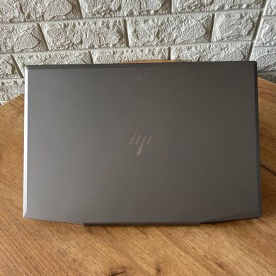 Мобильная рабочая станция Б-класс HP ZBook 15v G5 / 15.6" (1920x1080) IPS / Intel Xeon E-2176M (6 (12) ядер по 2.7 - 4.4 GHz) / 16 GB DDR4 / 256 GB SSD / nVidia Quadro P600, 4 GB GDDR5, 128-bit / WebCam
