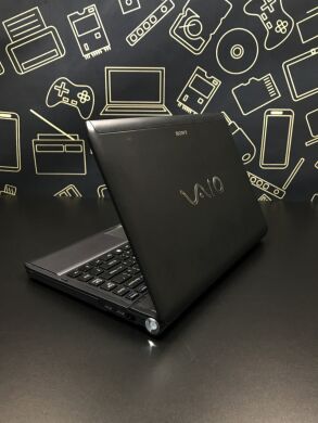 Ноутбук Sony Vaio VPCS11M9R / 13.3" (1366x768) TN / Intel Core i5-520M (2 (4) ядра по 2.4 -2.9 GHz) / 4 GB DDR3 / 120 GB SSD / Intel HD Graphics / WebCam / DVD-ROM
