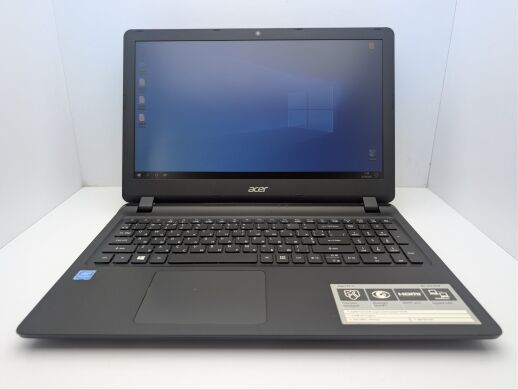 Ноутбук Acer Aspire ES1-532 / 15.6" (1366x768) TN / Intel Pentium N4200 (4 ядра по 1.1 - 2.5 GHz) / 8 GB DDR3 / 320 GB HDD / Intel HD Graphics 505 / WebCam