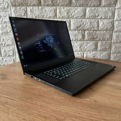 Ігровий ноутбук Б-клас Razer Blade 17 RZ09-0287 / 17.3" (1920x1080) IPS / Intel Core i7-9750H (6 (12) ядер по 2.6 - 4.5 GHz) / 16 GB DDR4 / 512 GB SSD NVMe / nVidia GeForce RTX 2080 Max-Q, 8 GB GDDR6, 256-bit