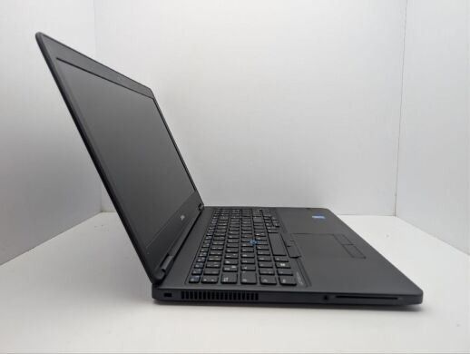 Ноутбук Dell Latitude E5550 / 15.6" (1920x1080) IPS / Intel Core i5-5300U (2 (4) ядра по 2.3 - 2.9 GHz) / 8 GB DDR3 / 240 GB SSD / nVidia GeForce 830M, 2 GB GDDR3, 64-bit / WebCam