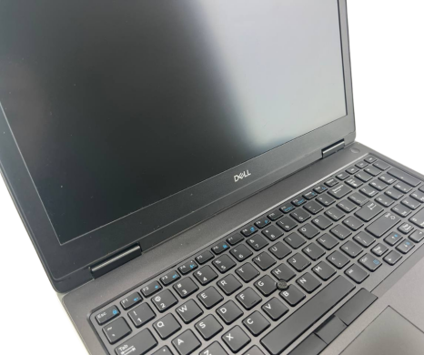 Мобильная рабочая станция Dell Precision 7540 / 15.6" (1920x1080) IPS / Intel Core i5-9400H (4 (8) ядра по 2.5 - 4.3 GHz) / 16 GB DDR4 / 240 GB SSD / nVidia Quadro T2000, 4 GB GDDR5, 128-bit