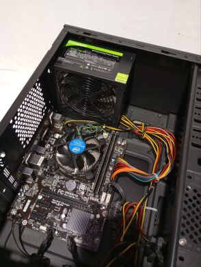 ПК GameMax MT522 Tower / Intel Core i5-4590 (4 ядра по 3.3 - 3.7 GHz) / 8 GB DDR3 / 240 GB SSD + 320 HDD / Intel HD Graphics 4600 / 400W / Win 10 ПК GameMax MT522 Tower / Intel Core i5-4590 (4 ядра по 3.3 - 3.7 GHz) / 8 GB DDR3 / 240 GB SSD + 320 HDD / Intel HD Graphics 4600 / 400W / Win 10