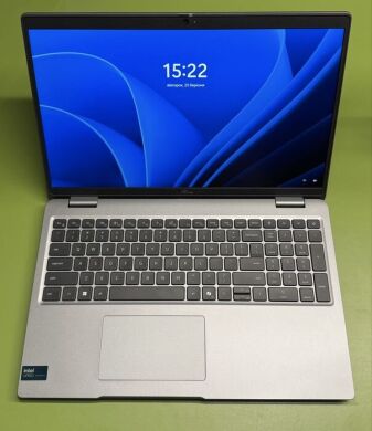 Ультрабук Dell Latitude 5550 / 15.6" (1920x1080) IPS / Intel Core Ultra 5 135H (14 (18) ядер по 3.6 - 4.6 GHz) / 16 GB DDR4 / 512 GB SSD / Intel Arc graphics / HDMI / USB Type-C