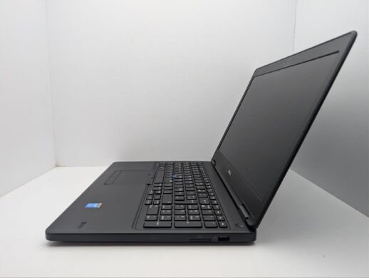 Ноутбук Dell Latitude E5550 / 15.6" (1920x1080) IPS / Intel Core i5-5300U (2 (4) ядра по 2.3 - 2.9 GHz) / 8 GB DDR3 / 240 GB SSD / nVidia GeForce 830M, 2 GB GDDR3, 64-bit / WebCam