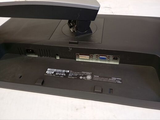 Комплект ПК: Fujitsu Esprimo E700 E85+ SFF / Intel Core i5-2400 (4 ядра по 3.1 - 3.4 GHz) / 8 GB DDR3 / 500 GB HDD / Intel HD Graphics 2000 / DVD-ROM + Монитор Dell P2412Hb / 24" (1920x1080) TN / 1x DVI, 1x VGA, 3x USB 2.0 Комплект ПК: Fujitsu Esprimo E700 E85+ SFF / Intel Core i5-2400 (4 ядра по 3.1 - 3.4 GHz) / 8 GB DDR3 / 500 GB HDD / Intel HD Graphics 2000 / DVD-ROM + Монитор Dell P2412Hb / 24" (1920x1080) TN / 1x DVI, 1x VGA, 3x USB 2.0