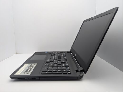 Ноутбук Acer Aspire ES1-532 / 15.6" (1366x768) TN / Intel Pentium N4200 (4 ядра по 1.1 - 2.5 GHz) / 8 GB DDR3 / 320 GB HDD / Intel HD Graphics 505 / WebCam