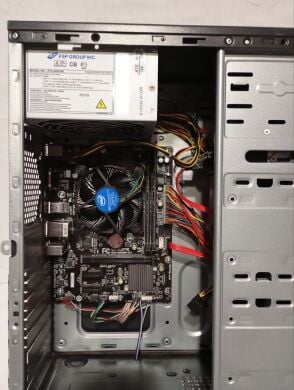 ПК GameMax Tower / Intel Core i5-4570S (4 ядра по 2.9 - 3.6 GHz) / 8 GB DDR3 / 320 GB HDD / Intel HD Graphics 4600 / 400W ПК GameMax Tower / Intel Core i5-4570S (4 ядра по 2.9 - 3.6 GHz) / 8 GB DDR3 / 320 GB HDD / Intel HD Graphics 4600 / 400W