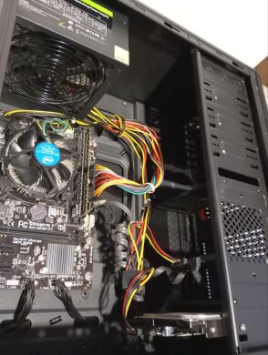 ПК GameMax MT522 Tower / Intel Core i5-4590 (4 ядра по 3.3 - 3.7 GHz) / 8 GB DDR3 / 240 GB SSD + 320 HDD / Intel HD Graphics 4600 / 400W / Win 10 ПК GameMax MT522 Tower / Intel Core i5-4590 (4 ядра по 3.3 - 3.7 GHz) / 8 GB DDR3 / 240 GB SSD + 320 HDD / Intel HD Graphics 4600 / 400W / Win 10