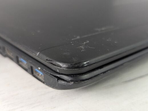 Ноутбук Б-клас Medion Akoya D15SHN / 15.6" (1920x1080) TN / Intel Core i7-6500U (2 (4) ядра по 2.5 - 3.1 GHz) / 16 GB DDR4 / 128 GB SSD + 1000 GB HDD / nVidia GeForce GTX 950M, 2 GB GDDR3, 128-bit / WebCam / DVD-ROM