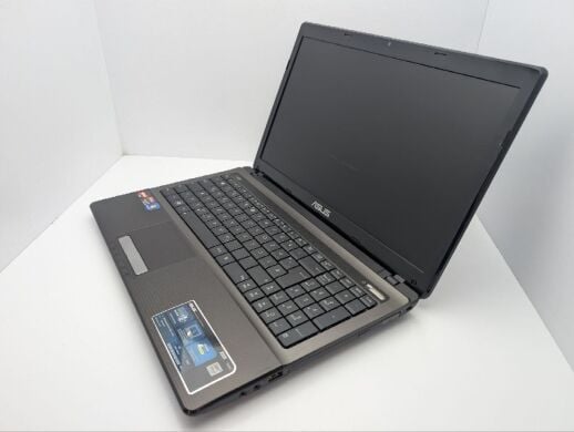 Ноутбук Asus X53B / 15.6" (1366x768) TN / AMD E-350 (2 ядра по 1.6 GHz) / 6 GB DDR3 / 120 GB SSD / AMD Radeon HD 6310 Graphics / WebCam / DVD-ROM