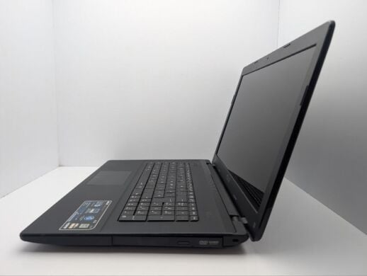 Ноутбук Asus F75A / 17.3'' (1600x900) TN / Intel Pentium B980 (2 ядра по 2.4 GHz) / 8 GB DDR3 / 500 GB HDD / Intel Graphics / WebCam / DVD-ROM