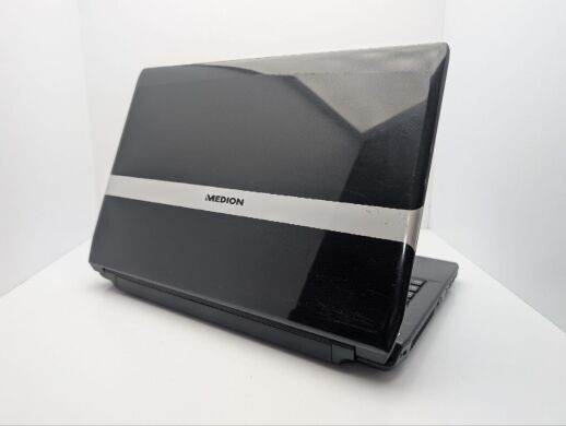Ноутбук Medion Akoya E6227 / 15.6" (1366x768) TN / Intel Core i7-3630QM (4 (8) ядра по 2.4 - 3.4 GHz) / 8 GB DDR3 / 500 GB HDD / Intel HD Graphics 4000 / WebCam / DVD-ROM Ноутбук Medion Akoya E6227 / 15.6" (1366x768) TN / Intel Core i7-3630QM (4 (8) ядра по 2.4 - 3.4 GHz) / 8 GB DDR3 / 500 GB HDD / Intel HD Graphics 4000 / WebCam / DVD-ROM