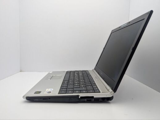 Ноутбук Sony VGN-SZ61MN / 13.3" (1366x768) TN / Intel Core 2 Duo T5600 (2 ядра по 1.8 GHz) / 4 GB DDR2 / 160 GB HDD / Intel Graphics / WebCam / АКБ не держит