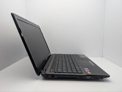 Ноутбук Asus X53B / 15.6" (1366x768) TN / AMD E-350 (2 ядра по 1.6 GHz) / 6 GB DDR3 / 120 GB SSD / AMD Radeon HD 6310 Graphics / WebCam / DVD-ROM