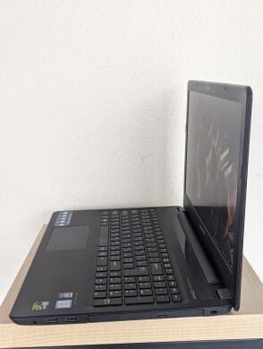 Ноутбук Б-клас Medion Akoya D15SHN / 15.6" (1920x1080) TN / Intel Core i7-6500U (2 (4) ядра по 2.5 - 3.1 GHz) / 16 GB DDR4 / 128 GB SSD + 1000 GB HDD / nVidia GeForce GTX 950M, 2 GB GDDR3, 128-bit / WebCam / DVD-ROM
