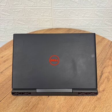 Игровой ноутбук Б-класс Dell Inspiron 15 Gaming 7567 / 15.6" (1920x1080) IPS / Intel Core i5-7300HQ (4 ядра по 2.5 - 3.5 GHz) / 8 GB DDR4 / 256 GB SSD / nVidia GeForce GTX 1050 Ti, 4 GB GDDR5, 128-bit / WebCam
