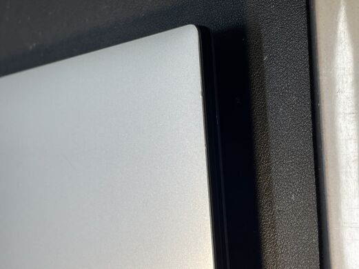 Ігровий ультрабук-трансформер Б-клас Dell XPS 15 9575 2 in 1 / 15.6" (1920x1080) IPS Touch / Intel Core i5-8305G (4 (8) ядра по 2.8 - 3.8 GHz) / 8 GB DDR4 / 480 GB SSD / AMD Radeon RX Vega M GL, 4 GB HBM2, 1024-bit / WebCam Ігровий ультрабук-трансформер Б-клас Dell XPS 15 9575 2 in 1 / 15.6" (1920x1080) IPS Touch / Intel Core i5-8305G (4 (8) ядра по 2.8 - 3.8 GHz) / 8 GB DDR4 / 480 GB SSD / AMD Radeon RX Vega M GL, 4 GB HBM2, 1024-bit / WebCam