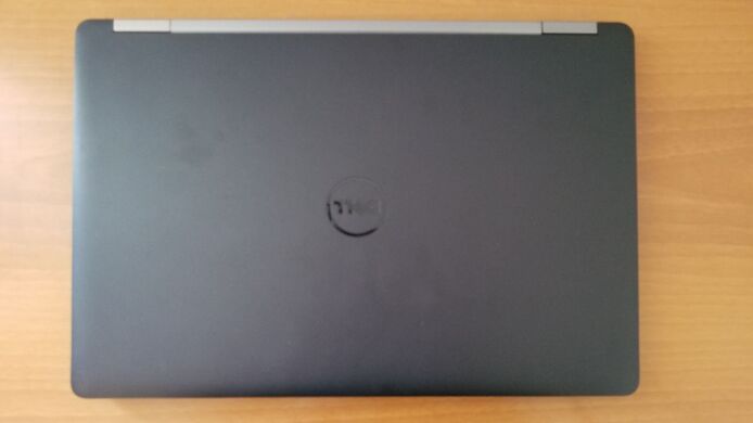 Мобільна робоча станція Dell Precision 3510 / 15.6" (1920x1080) IPS / Intel Core i7-6820HQ (4 (8) ядра по 2.7 - 3.6 GHz) / 16 GB DDR4 / 512 GB SSD / AMD FirePro W5130M, 2 GB GDDR5, 128-bit / WebCam
