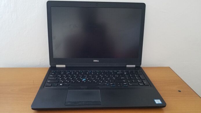 Мобільна робоча станція Dell Precision 3510 / 15.6" (1920x1080) IPS / Intel Core i7-6820HQ (4 (8) ядра по 2.7 - 3.6 GHz) / 16 GB DDR4 / 512 GB SSD / AMD FirePro W5130M, 2 GB GDDR5, 128-bit / WebCam