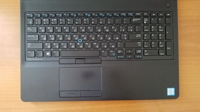 Мобільна робоча станція Dell Precision 3510 / 15.6" (1920x1080) IPS / Intel Core i7-6820HQ (4 (8) ядра по 2.7 - 3.6 GHz) / 16 GB DDR4 / 512 GB SSD / AMD FirePro W5130M, 2 GB GDDR5, 128-bit / WebCam