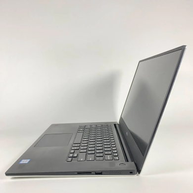 Мобильная рабочая станция Dell Precision 5530 / 15.6" (1920x1080) IPS / Intel Core i7-8850H (6 (12) ядра по 2.6 - 4.3 GHz) / 16 GB DDR4 / 512 GB SSD / nVidia Quadro P1000, 4 GB GDDR5, 128-bit / HDMI Мобильная рабочая станция Dell Precision 5530 / 15.6" (1920x1080) IPS / Intel Core i7-8850H (6 (12) ядра по 2.6 - 4.3 GHz) / 16 GB DDR4 / 512 GB SSD / nVidia Quadro P1000, 4 GB GDDR5, 128-bit / HDMI