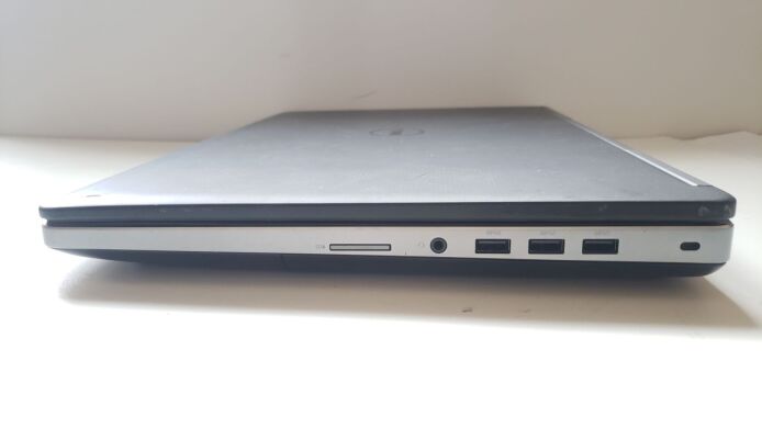 Мобильная рабочая станция Dell Precision 7710 / 17.3" (1920x1080) IPS / Intel Core i7-6820HQ (4 (8) ядра по 2.7 - 3.6 GHz) / 16 GB DDR4 / 128 GB SSD + 512 GB SSD / nVidia Quadro M3000M, 4 GB GDDR5, 256-bit / WebCam