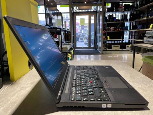 Мобільна робоча станція Lenovo ThinkPad P50 / 15.6" (1920x1080) TN / Intel Core i7-6700HQ (4 (8) ядра по 2.6 - 3.5 GHz) / 16 GB DDR4 / 480 GB SSD / nVidia Quadro M1000M, 2 GB GDDR5, 128-bit / WebCam