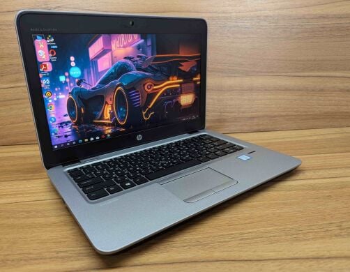 Нетбук HP EliteBook 820 G3 / 12.5" (1920x1080) IPS / Intel Core i5-6300U (2 (4) ядра по 2.4 - 3.0 GHz) / 8 GB DDR4 / 240 GB SSD / Intel HD Graphics 520 / WebCam / TouchID / Windows 10