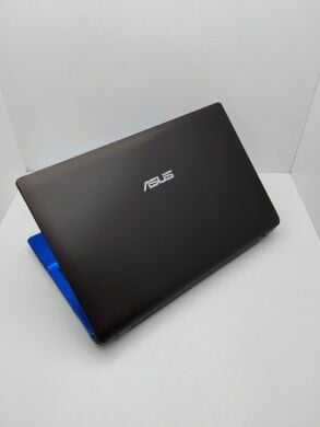 Ноутбук Asus K53 / 15.6" (1366x768) TN / Intel Core i3-2310M (2 (4) ядра по 2.1 GHz) / 6 GB DDR3 / 320 GB HDD / nVidia GeForce GT 520M, 1 GB DDR3, 64-bit / WebCam