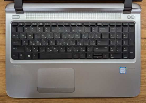 Ноутбук Б-клас HP ProBook 450 G3 / 15.6" (1366x768) TN / Intel Core i7-6500U (2 (4) ядра по 2.5 - 3.1 GHz) / 8 GB DDR3 / 240 GB SSD / AMD Radeon R7 M340, 2 GB DDR3, 64-bit / WebCam / Fingerprint / Windows 10