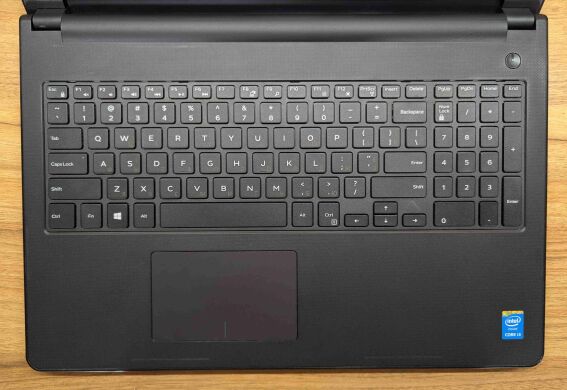 Ноутбук Dell Inspiron 15-3558 / 15.6" (1366x768) TN / Intel Core i3-5005U (2 (4) ядра по 2.0 GHz) / 8 GB DDR3 / 240 GB SSD / Intel HD Graphics 5500 / WebCam / Windows 10 Ноутбук Dell Inspiron 15-3558 / 15.6" (1366x768) TN / Intel Core i3-5005U (2 (4) ядра по 2.0 GHz) / 8 GB DDR3 / 240 GB SSD / Intel HD Graphics 5500 / WebCam / Windows 10