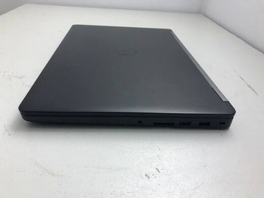 Ноутбук Dell Latitude E5570 / 15.6" (1366x768) TN / Intel Core i7-6820HQ (4 (8) ядра по 2.7 - 3.6 GHz) / 8 GB DDR4 / 256 GB SSD / AMD Radeon R7 M370, 2 GB GDDR5, 128-bit / WebCam / HDMI
