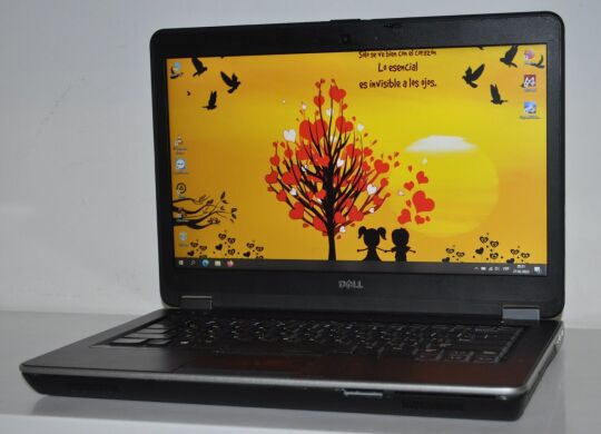 Ноутбук Dell Latitude E6440 / 14" (1366x768) TN / Intel Core i5-4310M (2 (4) ядра по 2.7 - 3.4 GHz) / 8 GB DDR3 / 256 GB SSD NEW / AMD Radeon HD 8690M, 1 GB GDDR5, 64-bit / WebCam / DVD-ROM / HDMI