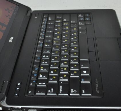 Ноутбук Dell Latitude E6440 / 14" (1366x768) TN / Intel Core i5-4310M (2 (4) ядра по 2.7 - 3.4 GHz) / 8 GB DDR3 / 256 GB SSD NEW / AMD Radeon HD 8690M, 1 GB GDDR5, 64-bit / WebCam / DVD-ROM / HDMI