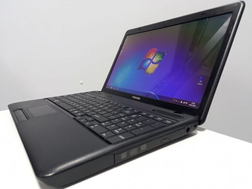 Ноутбук Toshiba Satellite Pro C660 / 15.6" (1366x768) TN / Intel Pentium T4500 (2 ядра по 2.3 GHz) / 4 GB DDR3 / 300 GB HDD / WebCam Ноутбук Toshiba Satellite Pro C660 / 15.6" (1366x768) TN / Intel Pentium T4500 (2 ядра по 2.3 GHz) / 4 GB DDR3 / 300 GB HDD / WebCam