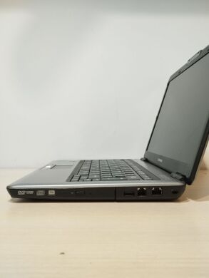 Ноутбук Toshiba Satellite Pro U400-24H / 13.3" (1280x800) TN / Intel Core 2 Duo T5870 (2 ядра по 2.0 GHz) / 4 GB DDR2 / 120 GB SSD / Intel GMA X3100 Graphics / WebCam / Без АКБ Ноутбук Toshiba Satellite Pro U400-24H / 13.3" (1280x800) TN / Intel Core 2 Duo T5870 (2 ядра по 2.0 GHz) / 4 GB DDR2 / 120 GB SSD / Intel GMA X3100 Graphics / WebCam / Без АКБ