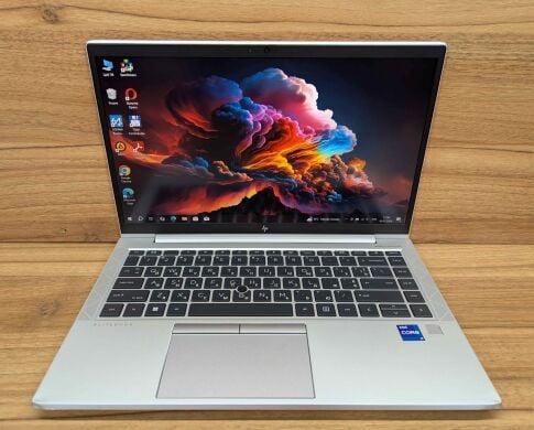 Ультрабук Б-класс HP EliteBook 840 G8 / 14" (1920x1080) IPS / Intel Core i7-1185G7 (4 (8) ядра по 3.0 - 4.8 GHz) / 16 GB DDR4 / 512 GB SSD / Intel Iris Xe Graphics / WebCam / TouchID / Windows 10
