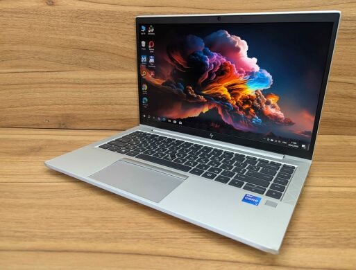 Ультрабук Б-класс HP EliteBook 840 G8 / 14" (1920x1080) IPS / Intel Core i7-1185G7 (4 (8) ядра по 3.0 - 4.8 GHz) / 16 GB DDR4 / 512 GB SSD / Intel Iris Xe Graphics / WebCam / TouchID / Windows 10