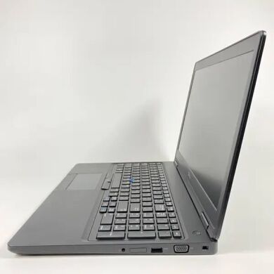 Ультрабук Dell Latitude 5590 / 15.6" (1366x768) TN / Intel Core i5-8350U (4 (8) ядра по 1.7 - 3.6 GHz) / 16 GB DDR4 / 256 GB SSD / Intel UHD Graphics 620 / HDMI / USB Type-C Ультрабук Dell Latitude 5590 / 15.6" (1366x768) TN / Intel Core i5-8350U (4 (8) ядра по 1.7 - 3.6 GHz) / 16 GB DDR4 / 256 GB SSD / Intel UHD Graphics 620 / HDMI / USB Type-C