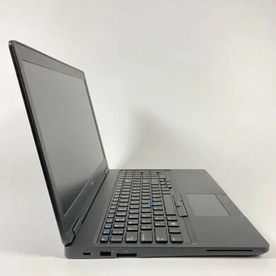 Ультрабук Dell Latitude 5590 / 15.6" (1366x768) TN / Intel Core i5-8350U (4 (8) ядра по 1.7 - 3.6 GHz) / 16 GB DDR4 / 256 GB SSD / Intel UHD Graphics 620 / HDMI / USB Type-C Ультрабук Dell Latitude 5590 / 15.6" (1366x768) TN / Intel Core i5-8350U (4 (8) ядра по 1.7 - 3.6 GHz) / 16 GB DDR4 / 256 GB SSD / Intel UHD Graphics 620 / HDMI / USB Type-C