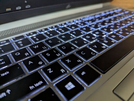 Ультрабук HP EliteBook 840 G5 / 14" (1920x1080) IPS / Intel Core i7-8650U (4 (8) ядра по 1.9 - 4.2 GHz) / 16 GB DDR4 / 512 GB SSD / Intel UHD Graphics 620 / TouchID / WebCam / Windows 10